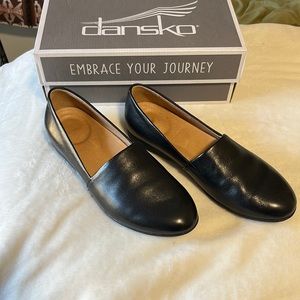 DANSKO- black flats